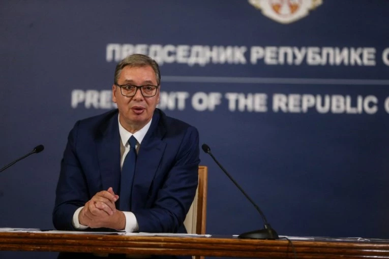 "ČASNO SAM SLUŽIO SVOJOJ ZEMLJI!" Vučić podnosi ostavku 27. septembra!