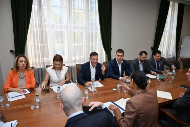 SASTANAK U MINISTARSTVU FINANSIJA! Siniša Mali sa delegacijom MMF-a o sprovođenju ekonomskih reformi u Srbiji!