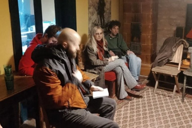 Neda Kokora na sastanku Partije radikalne levice