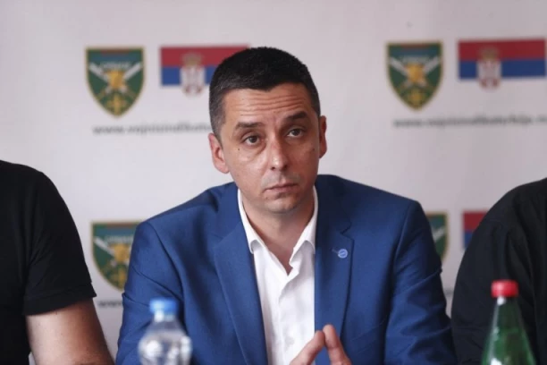 BLOKADERSKI PREDSTAVNIK MITAR KRSTIĆ HAPŠEN ZBOG LAŽIRANJA PUNOMOĆJA!