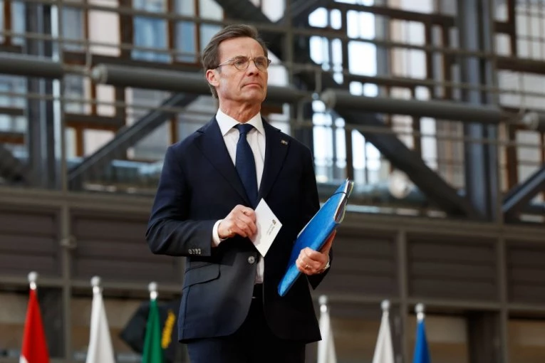 PREMIJER ŠVEDSKE PODNEO OSTAVKU!