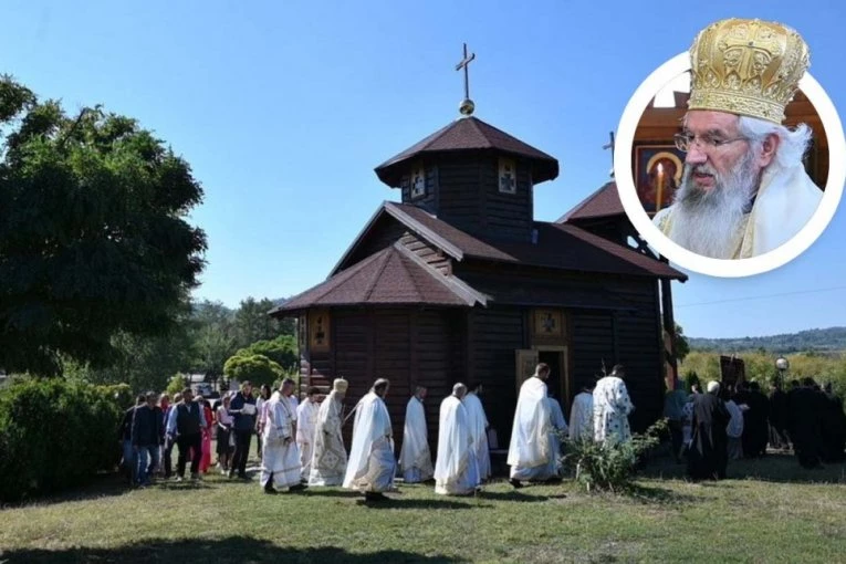 BOGOSLUŽENJE NA PORODIČNOM IMANJU KARIĆA: Mitropolit Jovan služio liturgiju povodom hramovne slave crkve posvećene prvom srpskom patrijarhu