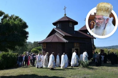 BOGOSLUŽENJE NA PORODIČNOM IMANJU KARIĆA: Mitropolit Jovan služio liturgiju povodom hramovne slave crkve posvećene prvom srpskom patrijarhu