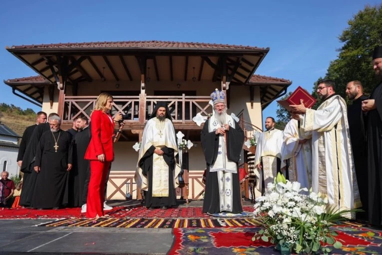 Stamenkovski odlikovana ordenom Svetih novomučenika kragujevačkih prvog stepena (FOTO)