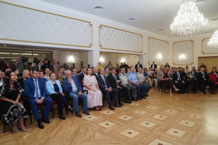 dokumentarni serijal "U stroju"