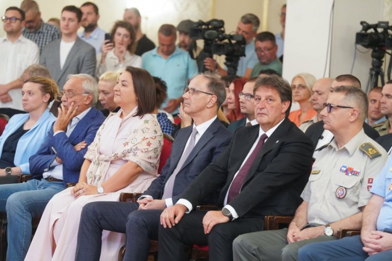 dokumentarni serijal "U stroju"