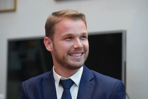 OPLJAČKAN DRAŠKO STANIVUKOVIĆ! Tinejdžer i maloletnik mu upali u kuću i ukrali POSEBNO PODVODNO VOZILO!