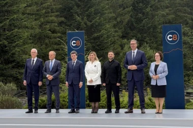 UČEŠĆE SRBIJE NA KARPATSKOM SAMITU VAŽNO ZBOG EKONOMSKOG POVEZIVANJA! Vučić stigao u Ukrajinu i najavio razgovore sa evropskim liderima!