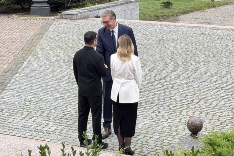 "VIDEO SAM TAKVE PROMENE DA NISAM MOGAO DA POVERUJEM!" Vučić u Ukrajinu putovao preko Rumunije, otkrio šta ga je zateklo na aerodromu!