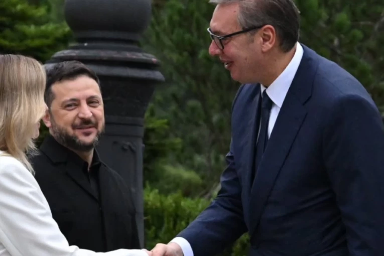 "VIDEO SAM TAKVE PROMENE DA NISAM MOGAO DA POVERUJEM!" Vučić u Ukrajinu putovao preko Rumunije, otkrio šta ga je zateklo na aerodromu!