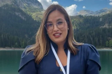 Sara Pavkov odgovorila na blokaderske napade: Žene Srbije znaju šta znače dostojanstvo, hrabrost i pravo da same odlučuju