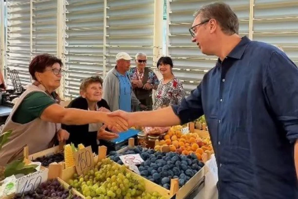"UVEK JE NAJZANIMLJIVIJE NA PIJACI!" Vučić razgovarao sa građanima i trgovcima u Smederevu, susreo se i sa blokaderima! (VIDEO)