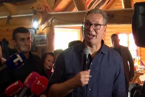 Vučić: Jedva čekam da podnesem ostavku, sednem u svoj auto i krenem među narod