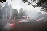 VANREDNO STANJE U DELOVIMA HAGA! Demonstranti se sukobili sa policijom, potpuni haos! (FOTO)
