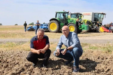 GRAĐANI ĆE IZABRATI RAD, STABILNOST I SIGURNOST! Vučević nakon razgovora sa poljoprivrednicima u Pomoravlju poslao moćnu poruku!
