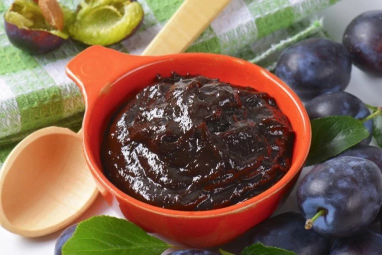 Najukusniji PEKMEZ OD ŠLJIVA pravi se u rerni: Zaboravite na mešanje i sate pored šporeta, uspeva svima!