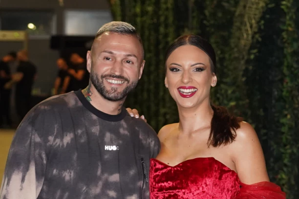 UNETA INFORMACIJA IZ SPOLJNOG SVETA: Ša saopšteno da ga je Miona šutnula - POBESNEO! (VIDEO)