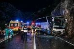 AUTOBUS PUN DECE SE ZAKUCAO U STENU! Stravična nesreća kod Mojkovca - IMA POVREĐENIH!