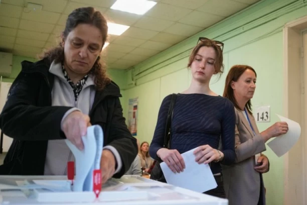 U OVOM DELU ZEMLJE VEĆ ZATVORENA BIRAČKA MESTA! Poslednji dan glasanja za rusku Državnu dumu!