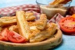 SLANI ŠTAPIĆI SA SIROM: Jednostavan RECEPT za savršeno hrskavo pecivo