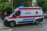OTIŠAO DA SREDI KLIMU U AUTOMOBILU, PA PAO NA GLAVU! Horor u auto-servisu u Batajnici - lekari mu se bore za život!