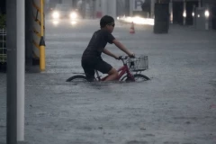 NEVREME NAPRAVILO HAOS U TURSKOJ! Poplave i klizišta UGROZILI stanovnike, evakuisana zgrada sa 25 ljudi - SNIMCI SU DRAMATIČNI! (FOTO, VIDEO)
