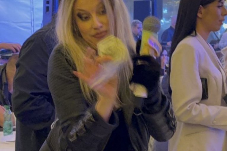 Rada Manojlović, pevačica