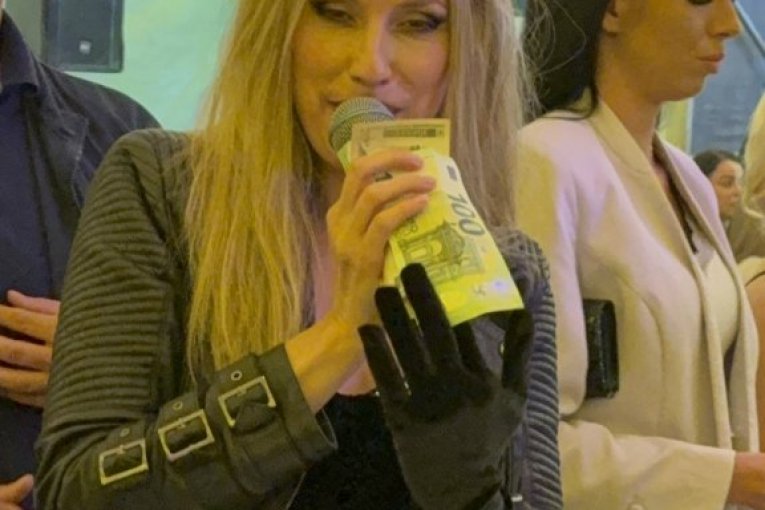Rada Manojlović, pevačica