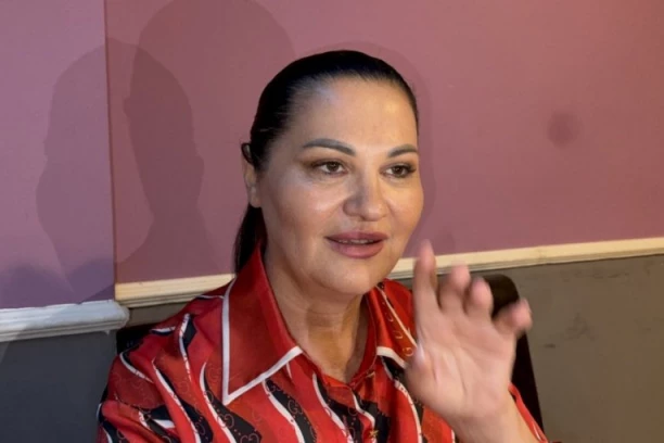 SVEKAR JANE TODOROVIĆ U TEŠKOMS STANJU! Pevačica otvorila dušu na Šabačkom vašaru, pa ŠOKIRALA izjavom o bakšišu! (VIDEO)