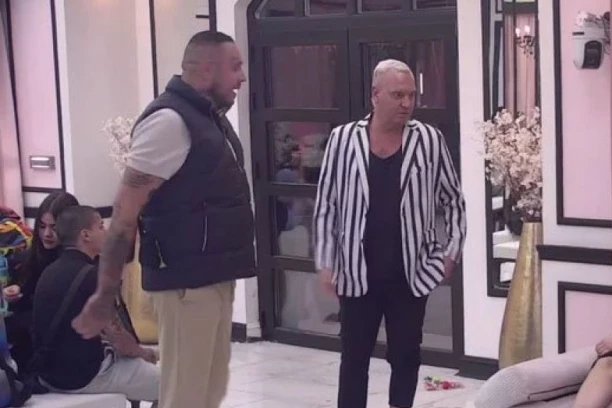 CARA PONIŽAVA KAKO KO STIGNE: Udario na Karićevu družinu, OVDE DEVOJKE ga spustile na zemlju! (VIDEO)