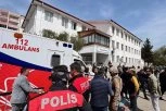 POČINIO KRVAVI PIR ZBOG DEVOJKE?! Napadač (15) dan ranije se potukao, pa došao sa SAČMARICOM I ZAPUCAO NA VRŠNJAKE: Novi detalji PUCNJAVE ISPRED ŠKOLE!