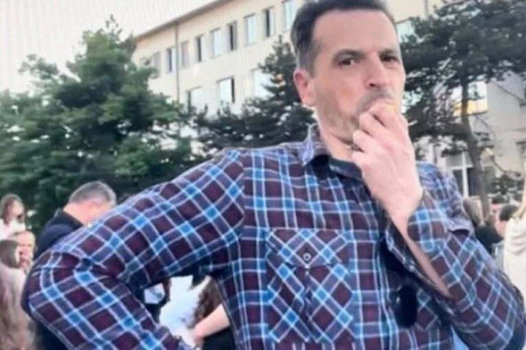 PROPALI PANDUR SA BLOKADERSKE LISTE! Nikola Božović prebegao među ekstremiste da se domogne fotelje!