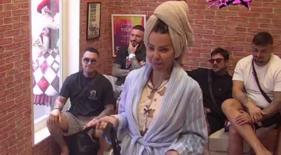 ANELI PREKINULA EMISIJU: Uletela kao TORNADO - Mangupe "Elite 10" složila kao drva! (VIDEO)