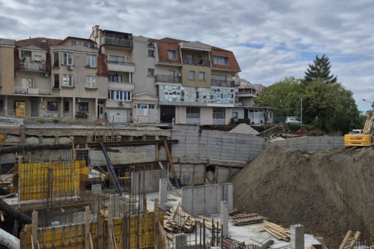 Jutro nakon obrušavanja u Vojvode Vlahovića
