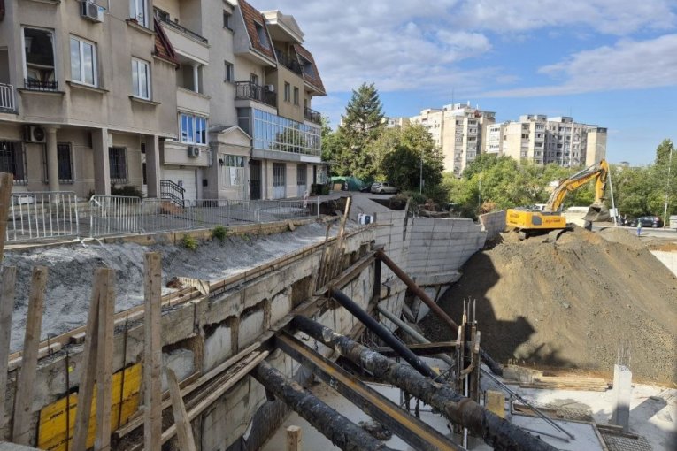 Jutro nakon obrušavanja u Vojvode Vlahovića