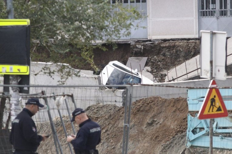 Jutro nakon obrušavanja u Vojvode Vlahovića
