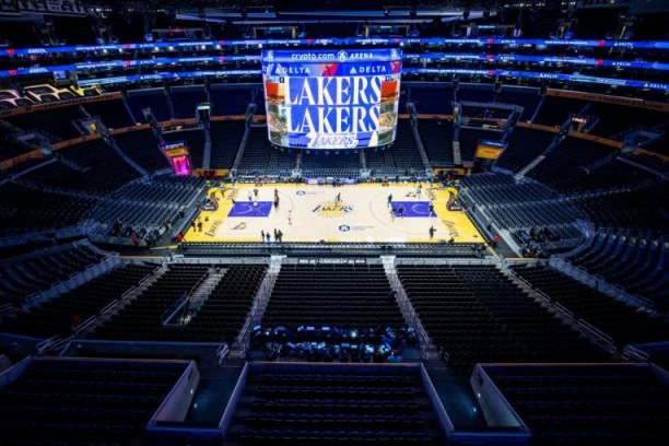 NBA liga u suzama: Preminula legenda Los Anđeles Lejkersa! (FOTO)