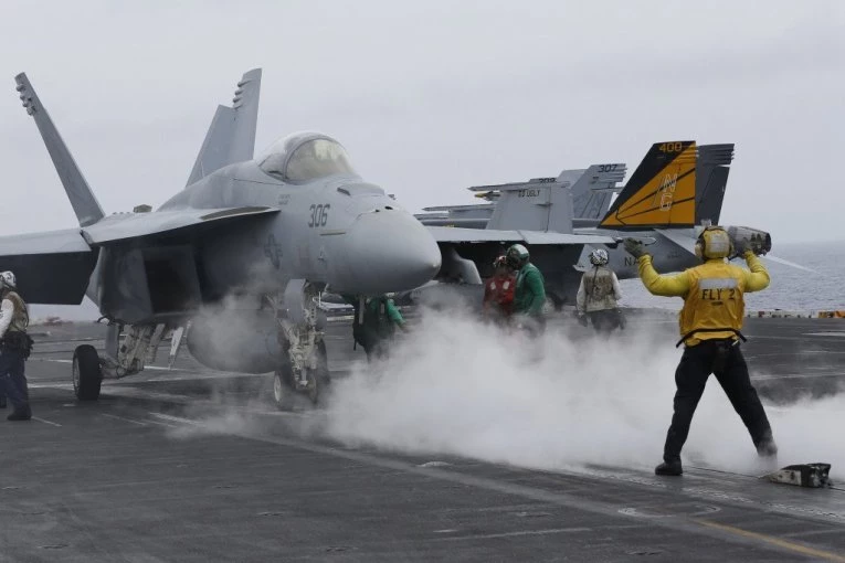 ŠOKANTNI PODACI! Čak OSAM pripadnika Mornarice SAD sa nosača aviona "USS Abraham Linkoln" pokušalo izvrši samoubistvo!