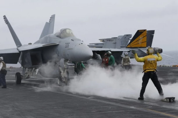 ŠOKANTNI PODACI! Čak OSAM pripadnika Mornarice SAD sa nosača aviona "USS Abraham Linkoln" pokušalo izvrši samoubistvo!