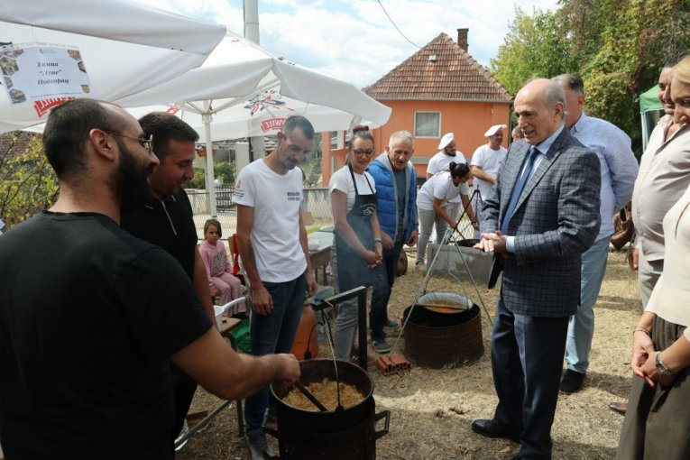 Miholjski susreti sela opštine Ražanj