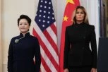 Melanija bira strogi minimalizam, Peng Lijuan tradicionalnu eleganciju: Dve prve dame i dve vizije diplomatskog stila