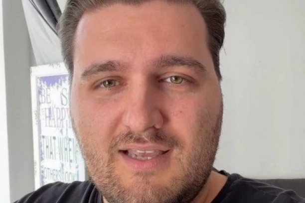 Blokader Živko Gvozdenović prvo jezivo pretio silovanjem, pokušao da se opravda, a sada potura majku u želji da ispadne žrtva! (FOTO, VIDEO)