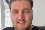 Blokader Živko Gvozdenović prvo jezivo pretio silovanjem, pokušao da se opravda, a sada potura majku u želji da ispadne žrtva! (FOTO, VIDEO)