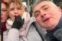 ISPLIVALE "TAJNE" VEZE NOSIOCA BLOKADERSKE LISTE (FOTO)