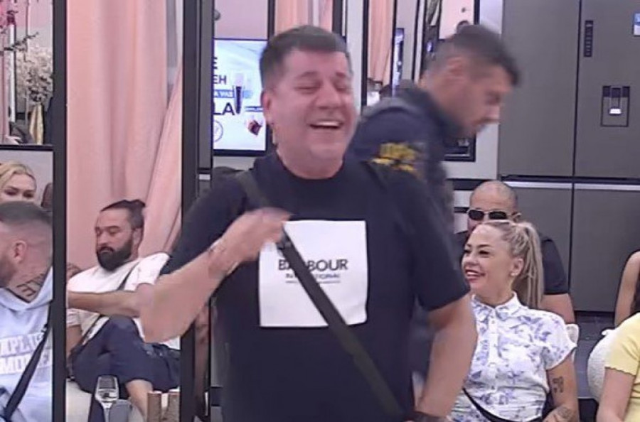 ZABRINJAVAJUĆI SNIMAK IZ "ELITE 10" SRUŠIO INTERNET: Učesnik doživeo "napad" tokom emisije, nastao karambol!