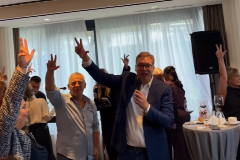"ONI SE STIDE SRPSKOG POZDRAVA, A JA ĆU UVEK DA SE PONOSIM!" Vučić na oproštajnom koktelu u Predsedništvu poslao snažnu poruku! (VIDEO)