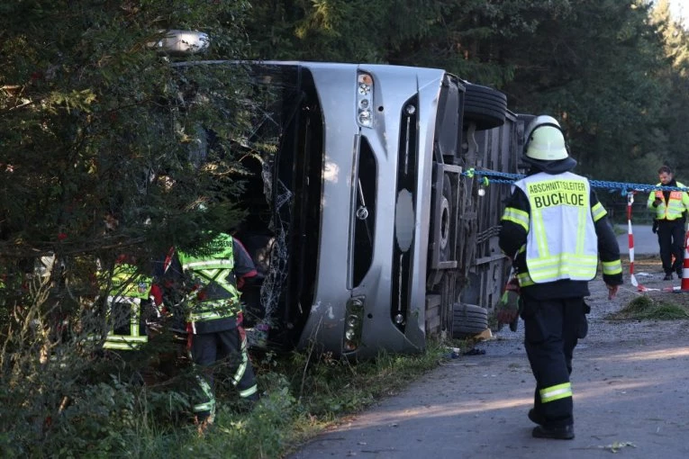 PREVRNUO SE AUTOBUS PUN TURISTA, IMA MRTVIH! Krenuli na Oktoberfest, pa sleteli sa puta! (FOTO)