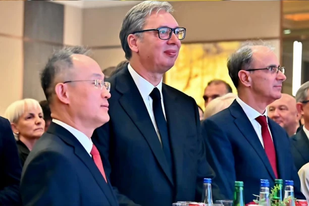 "ŽIVELO ČELIČNO PRIJATELJSTVO!" Vučić na prijemu povodom Nacionalnog dana Kine (FOTO)