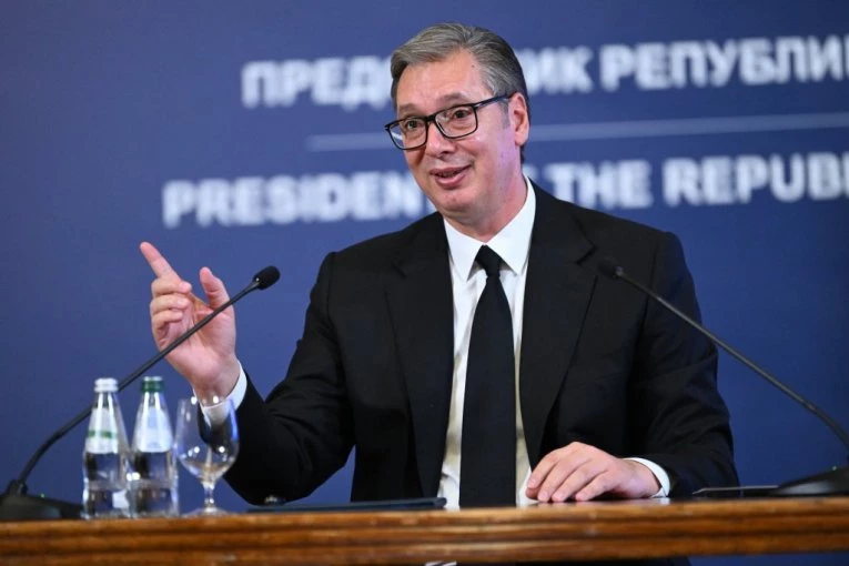 NE SMEJU NI 3 NA 1! Vučić prihvatio debatu na RTS, protivnici odmah ODBILI: Znaju da bih ih pobedio ubedljivo!