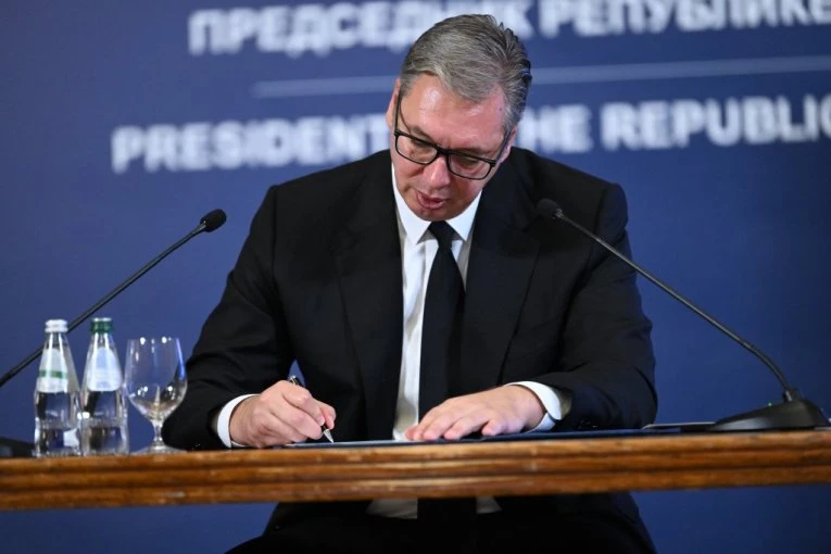 VUČIĆ PREDAO DUŽNOST ANI BRNABIĆ! Ona od danas na čelu Srbije do izbora novog predsednika